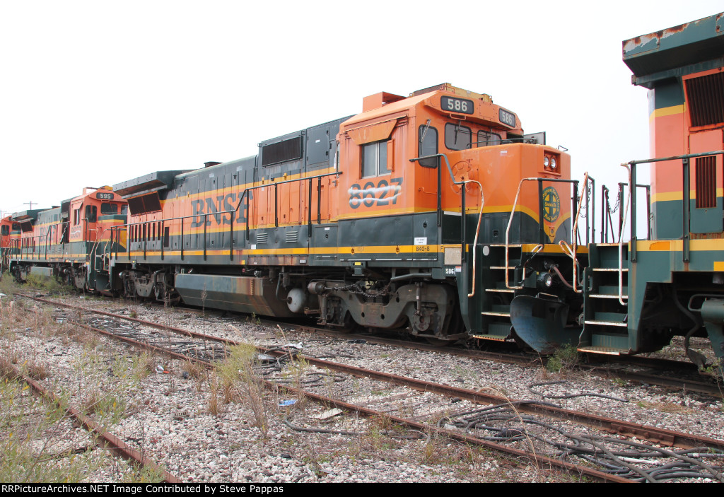 BNSF 586